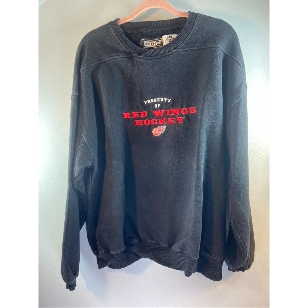 CCM MENS XLARGE BLACK THICK PULLOVER SWEATSHIRT EMBRORIED PROPERTY OF RED WING